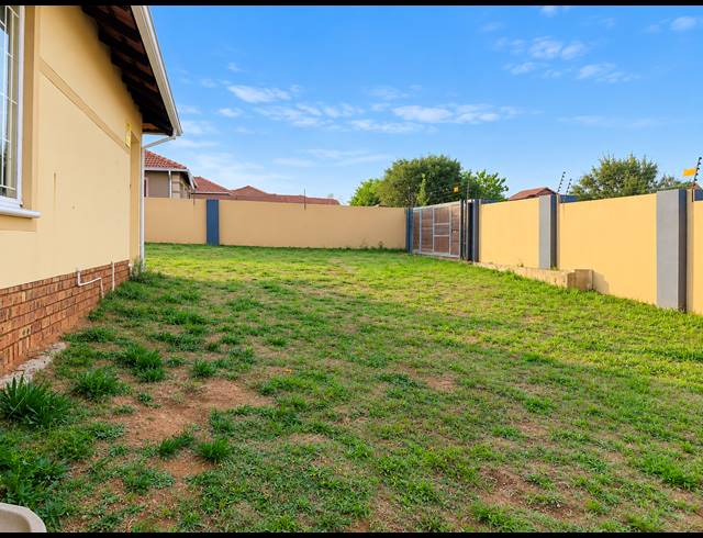 3 BEDROOM FREESTANDING FOR SALE IN BERGSIG